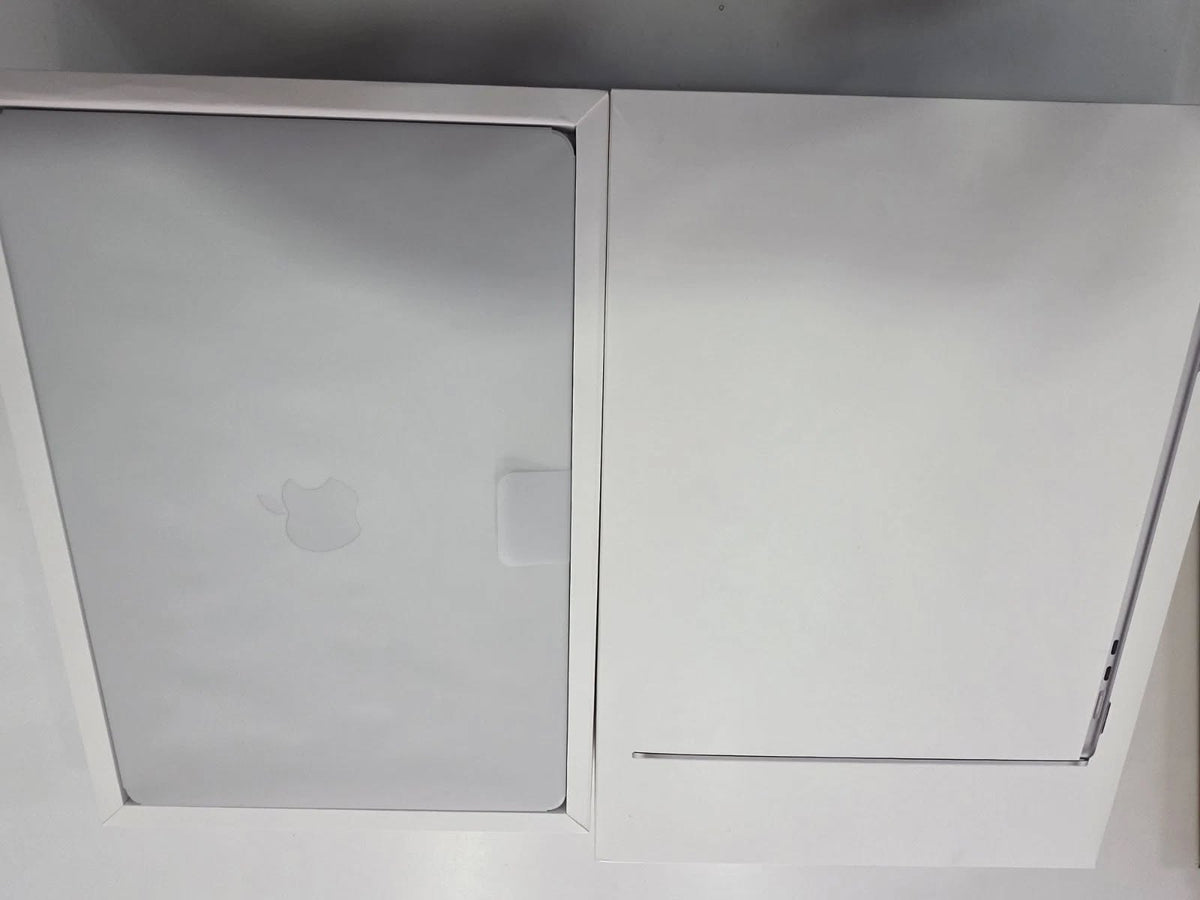 MacBook Air 15.3" M4 – 32GB RAM – 512GB SSD – Plata