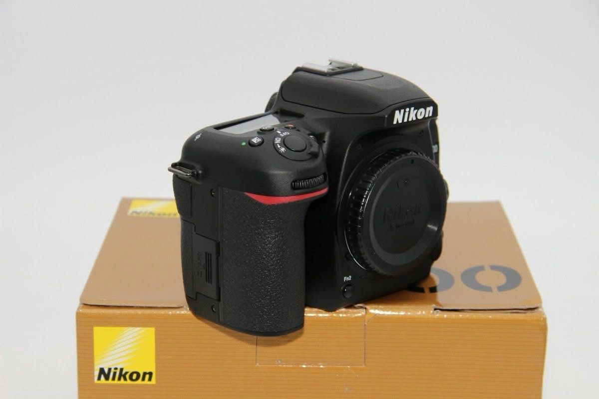 Nikon D7500 – 2.340 Disparos