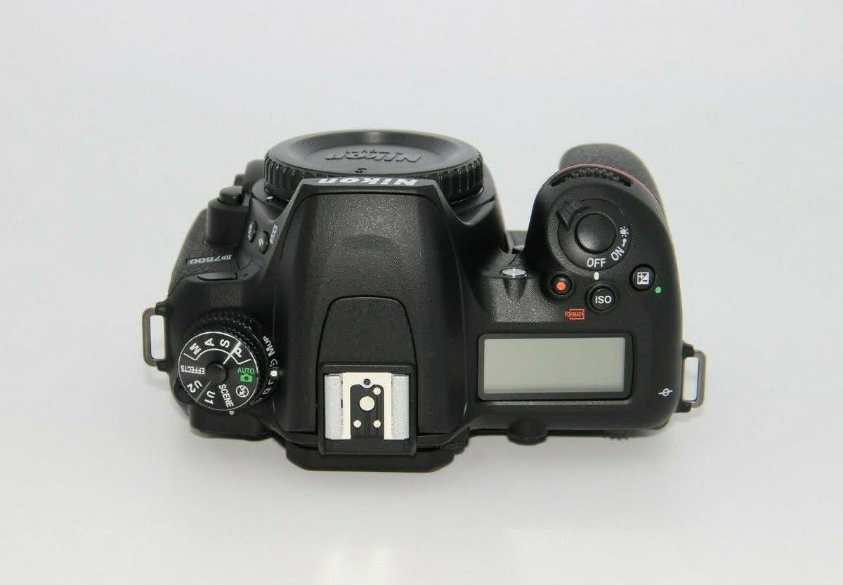 Nikon D7500 – 2.340 Disparos