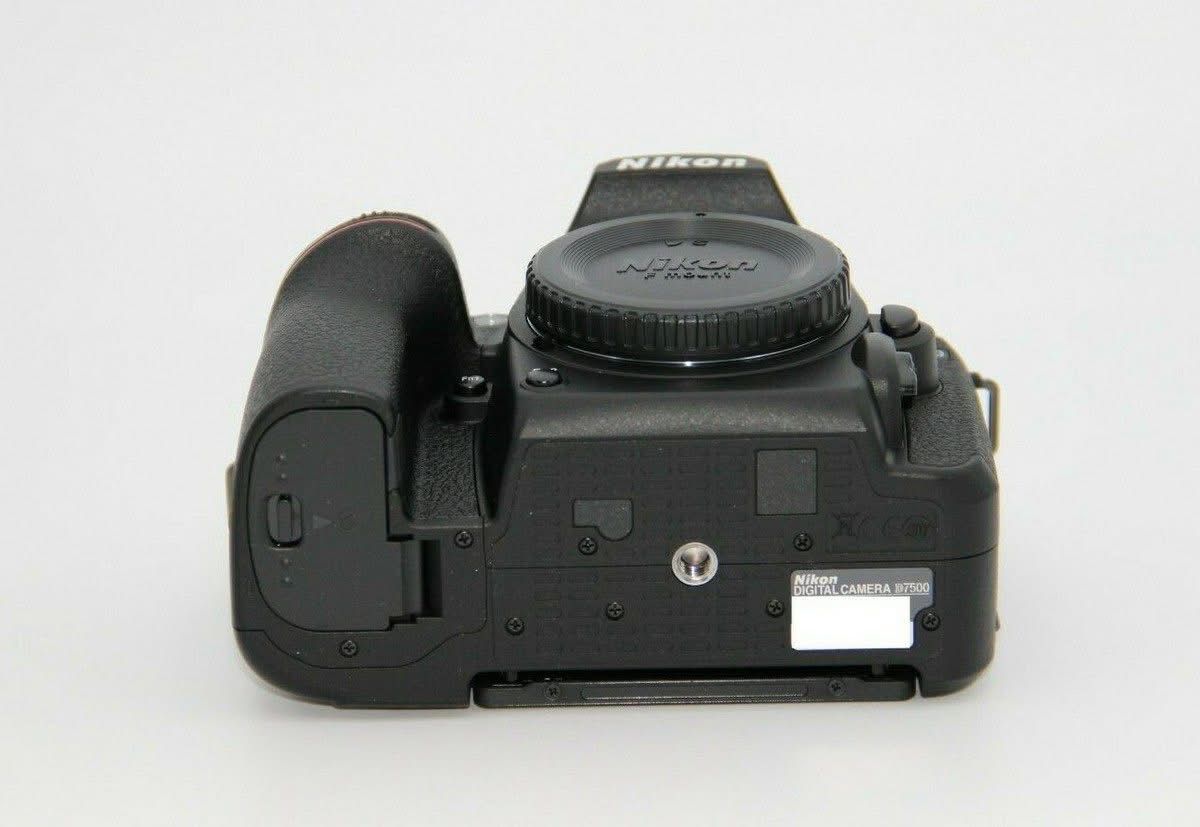 Nikon D7500 – 2.340 Disparos