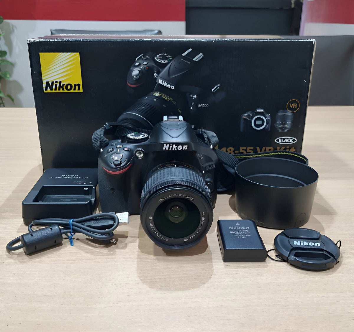 Nikon D5200 + Lente 18-55mm VR – 5.400 Disparos