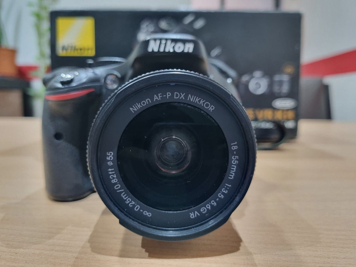 Nikon D5200 + Lente 18-55mm VR – 5.400 Disparos
