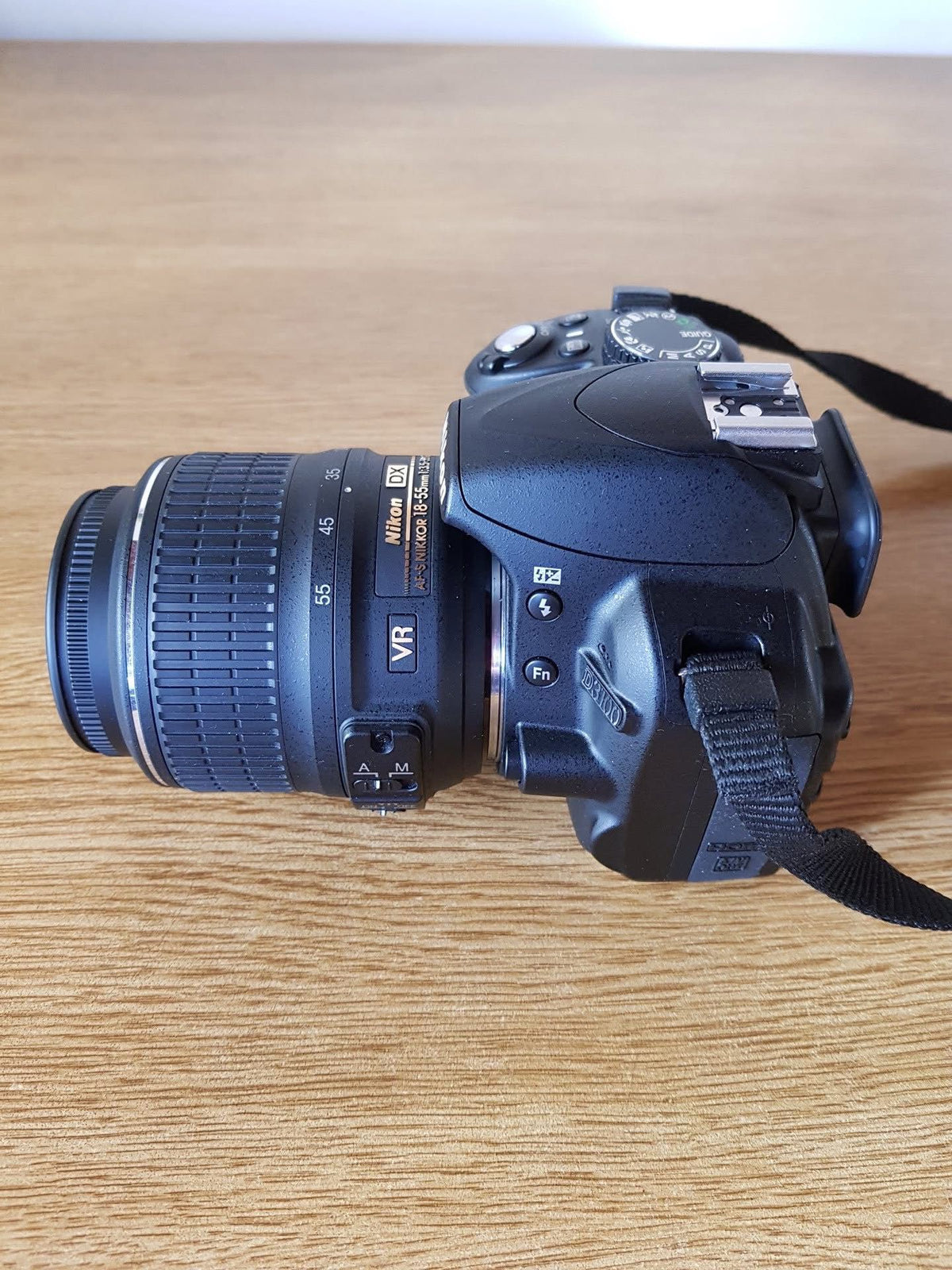 Nikon D3100 + Lente 18-55mm VR – 2.933 Disparos