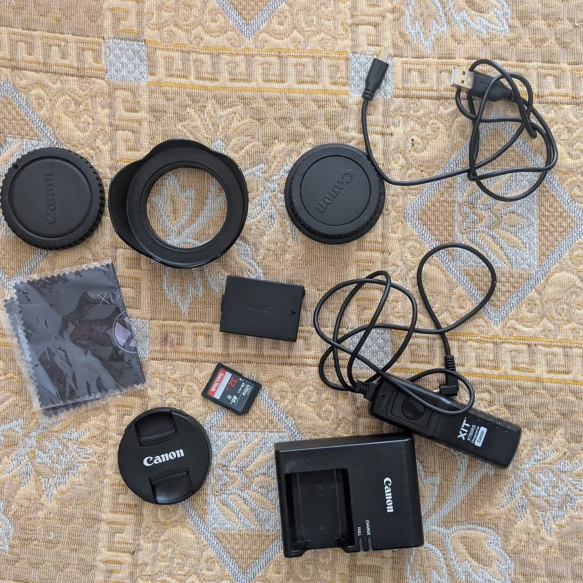 Canon T6 + Lente 18-55mm IS II – 4.100 Disparos